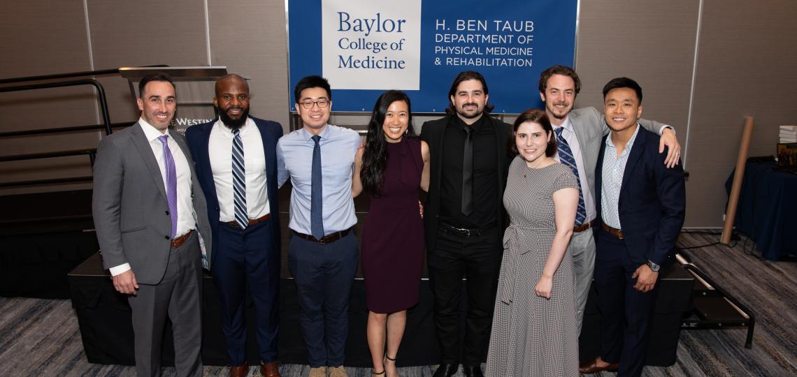 2023 graduates posing together