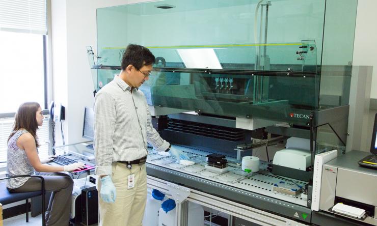 Tecan Freedom Evo Liquid Handler [a robust liquid transfer system (75nl–200µl) for 384-well plates with an integrated plate reader, plate washer, and incubator]